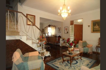 Casa à venda com 300m², 3 quartos e 2 vagas