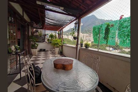Apartamento à venda com 236m², 3 quartos e 2 vagas