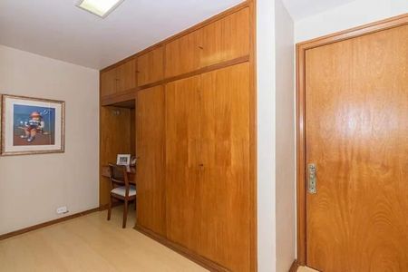 Apartamento à venda com 245m², 4 quartos e 2 vagas