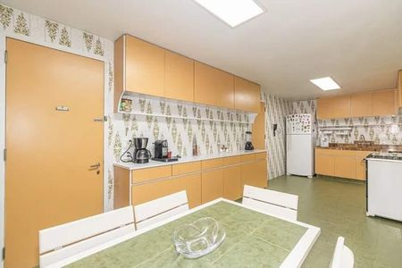 Apartamento à venda com 245m², 4 quartos e 2 vagas