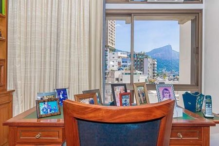 Apartamento à venda com 245m², 4 quartos e 2 vagas