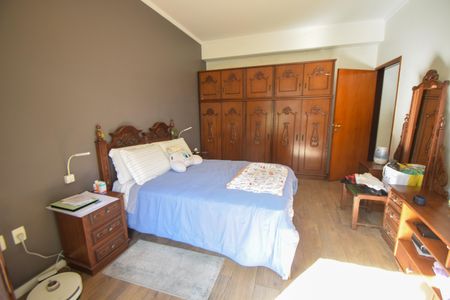 Casa à venda com 350m², 3 quartos e 2 vagas Casa à venda com 350m², 3 quartos e 2 vagasQuarto 1