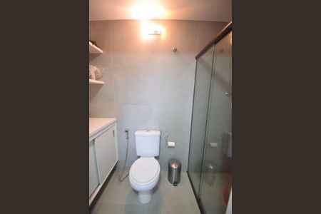 Casa à venda com 350m², 3 quartos e 2 vagas Casa à venda com 350m², 3 quartos e 2 vagasBanheiro