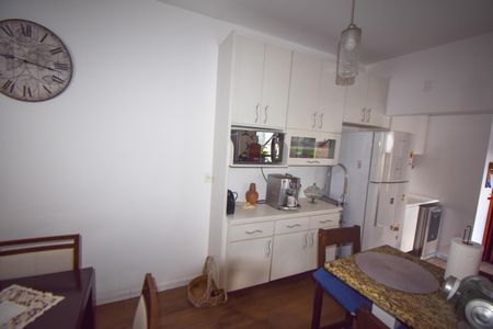 Casa à venda com 350m², 3 quartos e 2 vagas Casa à venda com 350m², 3 quartos e 2 vagasCozinha