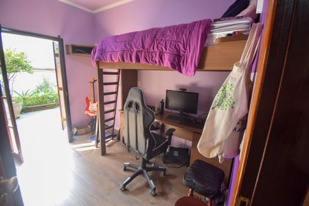 Casa à venda com 350m², 3 quartos e 2 vagas Casa à venda com 350m², 3 quartos e 2 vagasQuarto 2