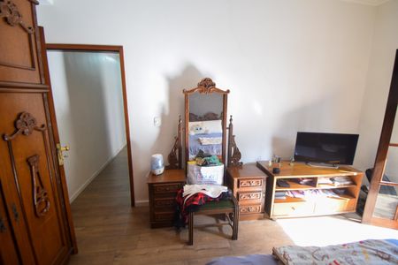 Casa à venda com 350m², 3 quartos e 2 vagas Casa à venda com 350m², 3 quartos e 2 vagasQuarto 1