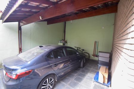 Casa à venda com 350m², 3 quartos e 2 vagas Casa à venda com 350m², 3 quartos e 2 vagasGaragem