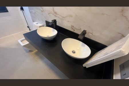Casa de condomínio à venda com 428m², 4 quartos e 4 vagas