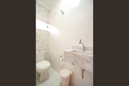 Casa à venda com 340m², 3 quartos e 3 vagas Casa à venda com 340m², 3 quartos e 3 vagasBanheiro de serviço