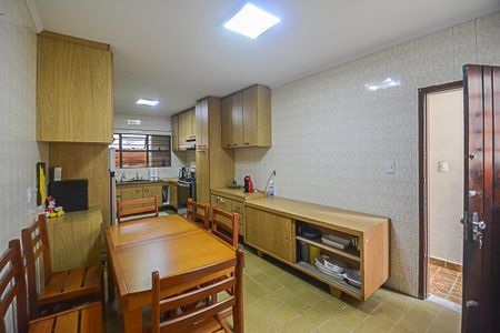 Casa à venda com 208m², 3 quartos e 2 vagas Casa à venda com 208m², 3 quartos e 2 vagasCozinha