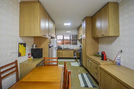 Casa à venda com 208m², 3 quartos e 2 vagas Casa à venda com 208m², 3 quartos e 2 vagasCozinha