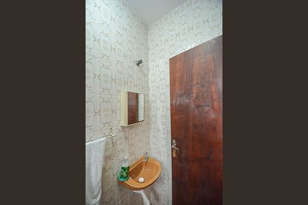 Casa à venda com 208m², 3 quartos e 2 vagas Casa à venda com 208m², 3 quartos e 2 vagasBanheiro de serviço