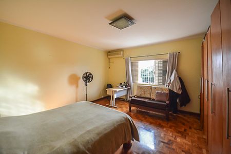 Casa à venda com 208m², 3 quartos e 2 vagas Casa à venda com 208m², 3 quartos e 2 vagasSuíte