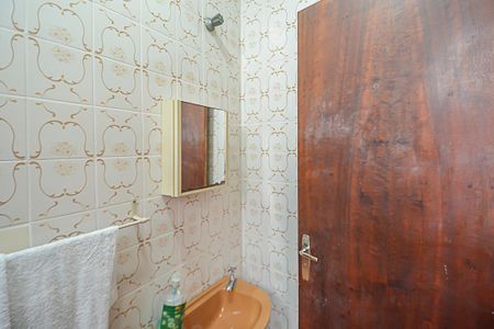 Casa à venda com 208m², 3 quartos e 2 vagas Casa à venda com 208m², 3 quartos e 2 vagasBanheiro de serviço