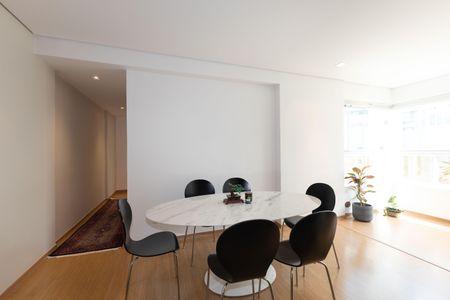 Apartamento à venda com 77m², 2 quartos e 2 vagas Apartamento à venda com 77m², 2 quartos e 2 vagasSala de Jantar