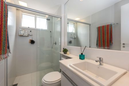Apartamento à venda com 77m², 2 quartos e 2 vagas Apartamento à venda com 77m², 2 quartos e 2 vagasSuíte