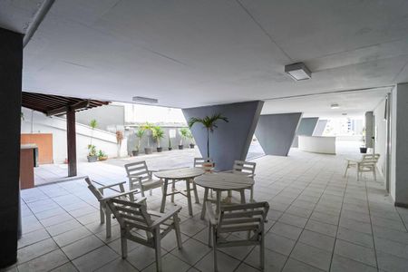 Apartamento à venda com 85m², 3 quartos e 2 vagas Apartamento à venda com 85m², 3 quartos e 2 vagasÁrea comum - Salão de festas