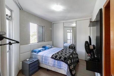 Apartamento à venda com 100m², 3 quartos e 2 vagas Apartamento à venda com 100m², 3 quartos e 2 vagasSuíte