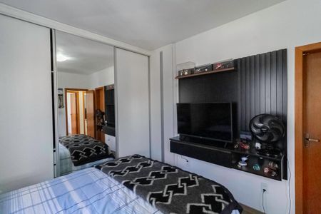 Apartamento à venda com 100m², 3 quartos e 2 vagas Apartamento à venda com 100m², 3 quartos e 2 vagasSuíte