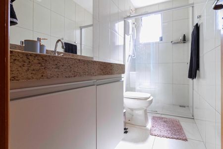 Apartamento à venda com 100m², 3 quartos e 2 vagas Apartamento à venda com 100m², 3 quartos e 2 vagasBanheiro social