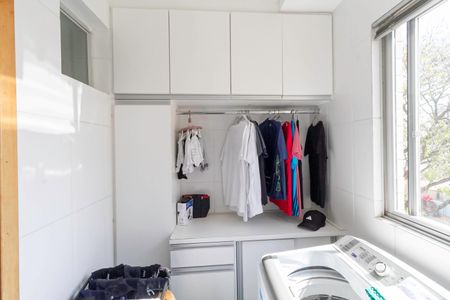 Apartamento à venda com 100m², 3 quartos e 2 vagas Apartamento à venda com 100m², 3 quartos e 2 vagasÁrea de serviço