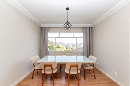 Apartamento à venda com 70m², 2 quartos e 1 vaga Apartamento à venda com 70m², 2 quartos e 1 vagaSala