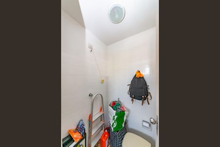 Apartamento à venda com 70m², 2 quartos e 1 vaga Apartamento à venda com 70m², 2 quartos e 1 vagaBanheiro de Serviço