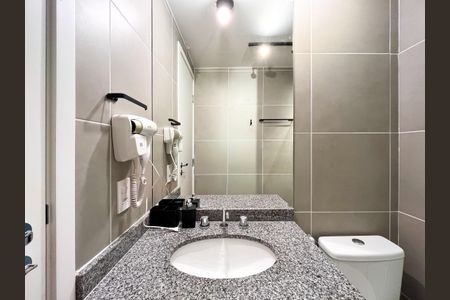 Apartamento para alugar com 28m², 1 quarto e sem vaga Apartamento para alugar com 28m², 1 quarto e sem vagaBanheiro Social