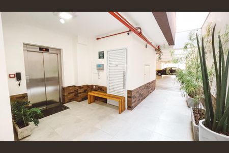 Apartamento à venda com 38m², 2 quartos e sem vaga Apartamento à venda com 38m², 2 quartos e sem vagaHall social