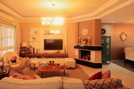 Casa para alugar com 281m², 3 quartos e 2 vagasSala