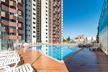 Apartamento à venda com 133m², 3 quartos e 3 vagas Apartamento à venda com 133m², 3 quartos e 3 vagasÁrea comum - Piscina