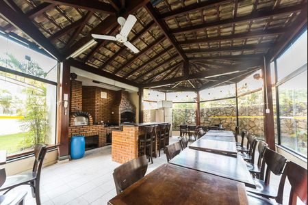 Apartamento à venda com 133m², 3 quartos e 3 vagas Apartamento à venda com 133m², 3 quartos e 3 vagasÁrea comum - Churrasqueira