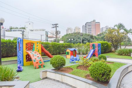 Apartamento à venda com 133m², 3 quartos e 3 vagas Apartamento à venda com 133m², 3 quartos e 3 vagasÁrea comum - Playground