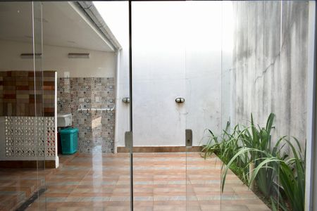 Casa à venda com 350m², 3 quartos e 2 vagas Casa à venda com 350m², 3 quartos e 2 vagasÁrea externa