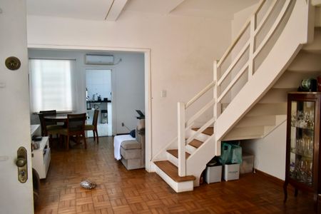 Casa à venda com 350m², 3 quartos e 2 vagasSala