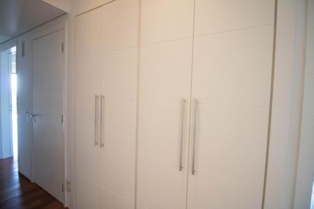 Apartamento à venda com 575m², 4 quartos e 4 vagas Apartamento à venda com 575m², 4 quartos e 4 vagasCorredor