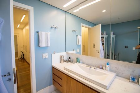 Apartamento à venda com 575m², 4 quartos e 4 vagas Apartamento à venda com 575m², 4 quartos e 4 vagasBanheiro do Quarto 4