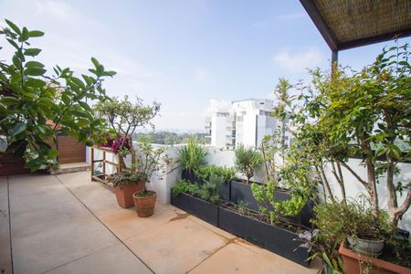 Apartamento à venda com 575m², 4 quartos e 4 vagas Apartamento à venda com 575m², 4 quartos e 4 vagasCobertura