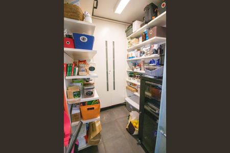 Apartamento à venda com 575m², 4 quartos e 4 vagas Apartamento à venda com 575m², 4 quartos e 4 vagasDespensa