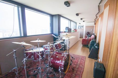 Apartamento à venda com 575m², 4 quartos e 4 vagas Apartamento à venda com 575m², 4 quartos e 4 vagasCobertura