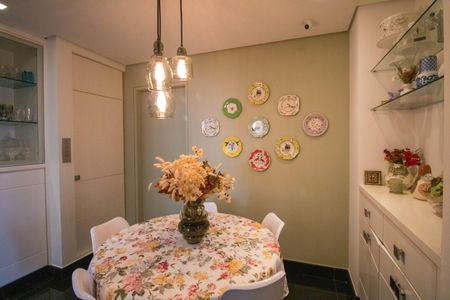 Apartamento à venda com 575m², 4 quartos e 4 vagas Apartamento à venda com 575m², 4 quartos e 4 vagasCopa