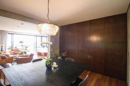 Apartamento à venda com 575m², 4 quartos e 4 vagas Apartamento à venda com 575m², 4 quartos e 4 vagasSala de Jantar