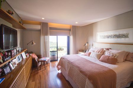 Apartamento à venda com 575m², 4 quartos e 4 vagas Apartamento à venda com 575m², 4 quartos e 4 vagasQuarto 4