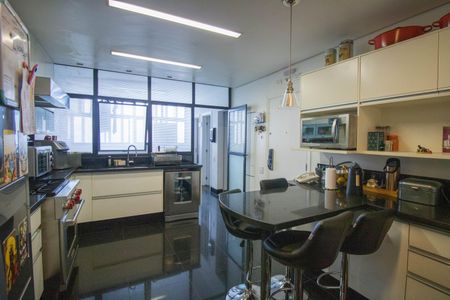 Apartamento à venda com 575m², 4 quartos e 4 vagas Apartamento à venda com 575m², 4 quartos e 4 vagasCozinha