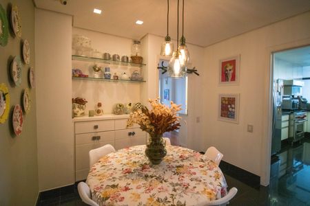 Apartamento à venda com 575m², 4 quartos e 4 vagas Apartamento à venda com 575m², 4 quartos e 4 vagasCopa