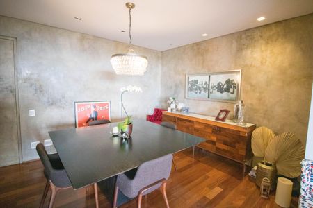 Apartamento à venda com 575m², 4 quartos e 4 vagas Apartamento à venda com 575m², 4 quartos e 4 vagasSala de Jantar