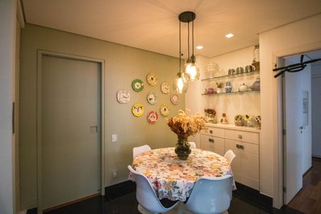 Apartamento à venda com 575m², 4 quartos e 4 vagas Apartamento à venda com 575m², 4 quartos e 4 vagasCopa