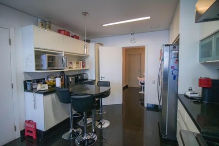 Apartamento à venda com 575m², 4 quartos e 4 vagas Apartamento à venda com 575m², 4 quartos e 4 vagasCozinha