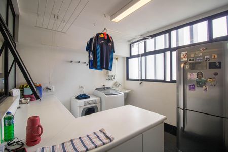 Apartamento à venda com 575m², 4 quartos e 4 vagas Apartamento à venda com 575m², 4 quartos e 4 vagasÁrea de Serviço