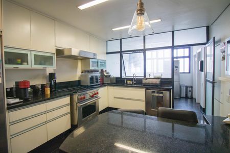 Apartamento à venda com 575m², 4 quartos e 4 vagas Apartamento à venda com 575m², 4 quartos e 4 vagasCozinha